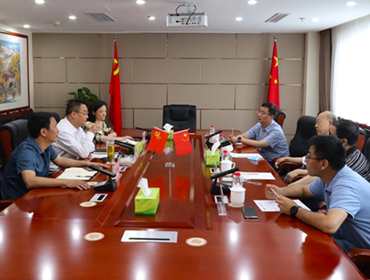 鄧華會見四川大學(xué)教授葉光斗、巨石集團(tuán)成都有限公司執(zhí)行董事、總經(jīng)理陳杰等一行