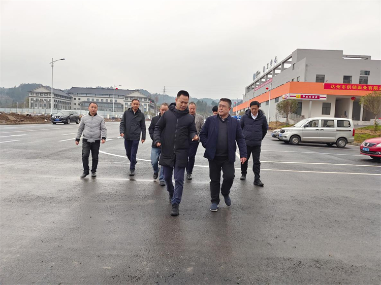 省供投集團紀委書記、監(jiān)事會副主席吳德貴率隊赴四川供銷西南冷鏈物流基地調研指導